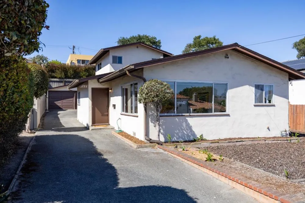 835 Pine Street Monterey, CA 93940