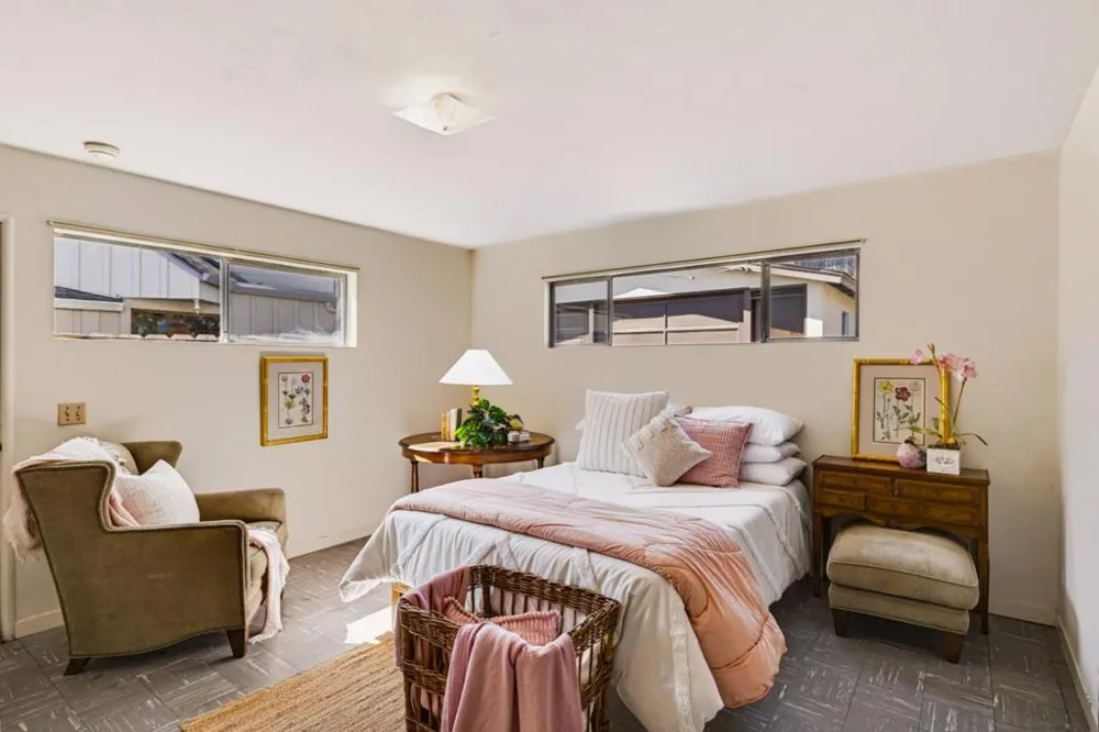 835 Pine Street Monterey, CA 93940
