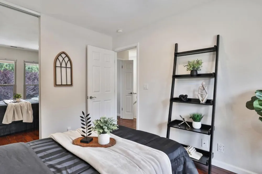 248 E Red Oak Drive #E Sunnyvale, CA 94086