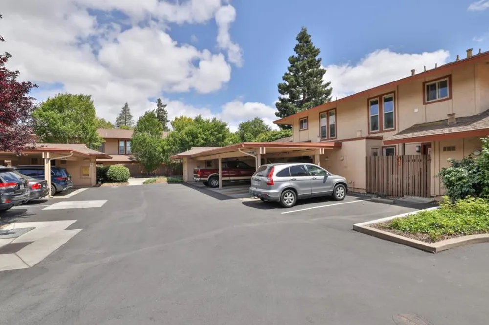 248 E Red Oak Drive #E Sunnyvale, CA 94086