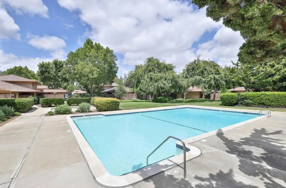 248 E Red Oak Drive #E Sunnyvale, CA 94086