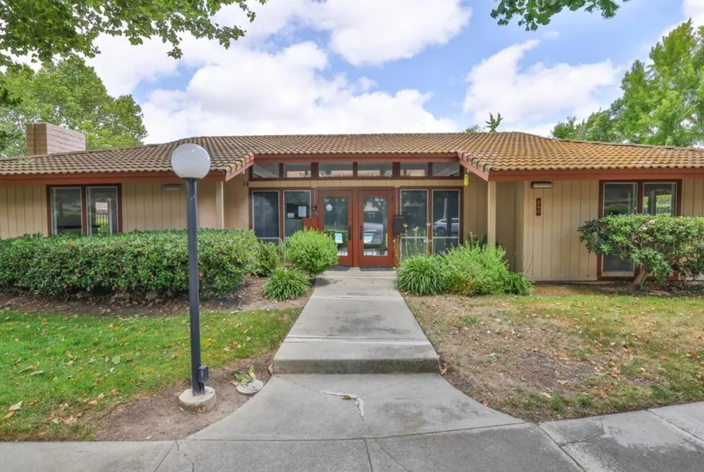248 E Red Oak Drive #E Sunnyvale, CA 94086
