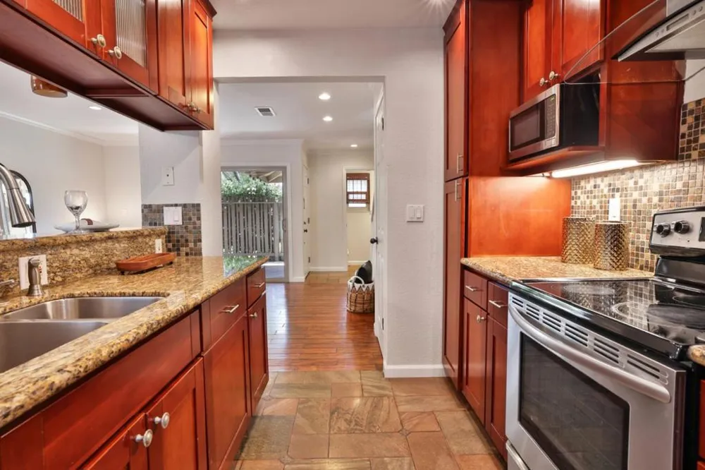 248 E Red Oak Drive #E Sunnyvale, CA 94086