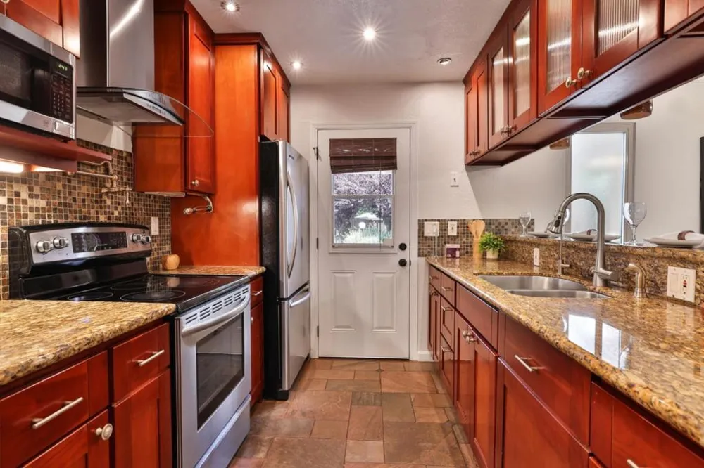 248 E Red Oak Drive #E Sunnyvale, CA 94086