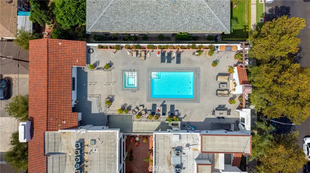 10639 Woodbridge Street #206 Toluca Lake, CA 91602