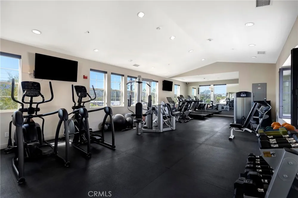 10639 Woodbridge Street #206 Toluca Lake, CA 91602