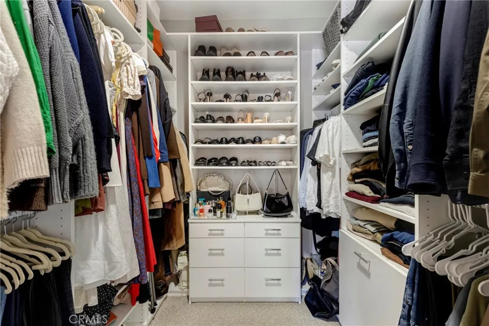 10639 Woodbridge Street #206 Toluca Lake, CA 91602
