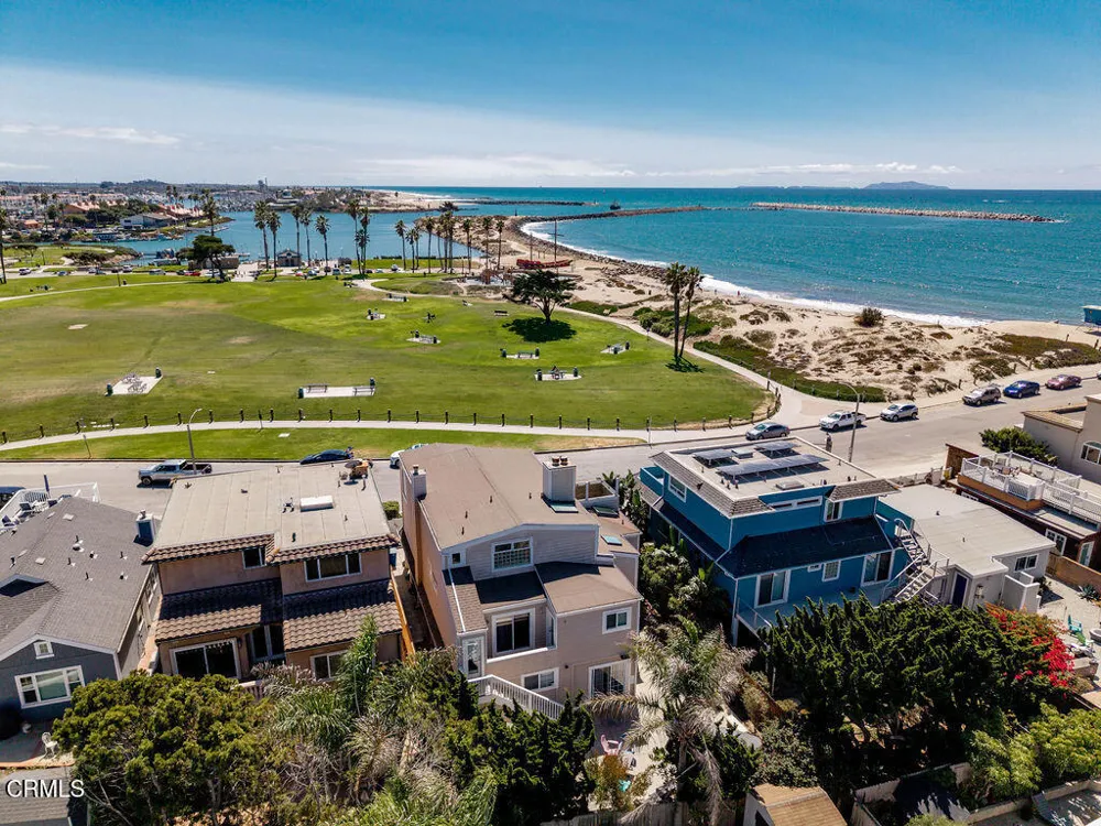 1401 GREENOCK LANE Ventura, CA 93001
