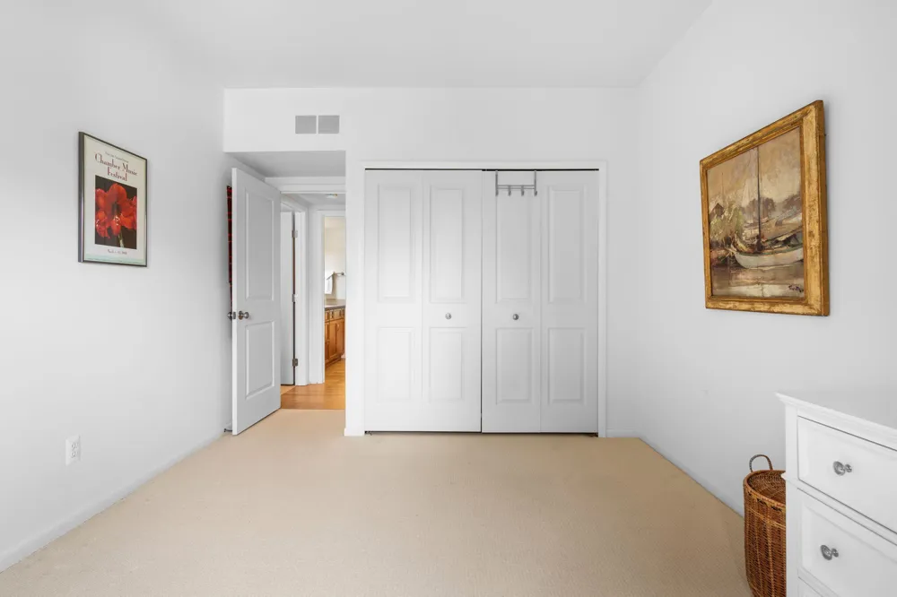 2115 Nature Cove Court #210 Ann Arbor, MI 48104