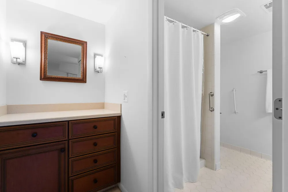 2115 Nature Cove Court #210 Ann Arbor, MI 48104