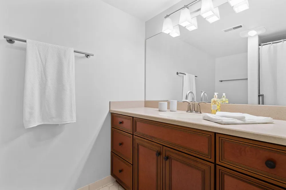 2115 Nature Cove Court #210 Ann Arbor, MI 48104
