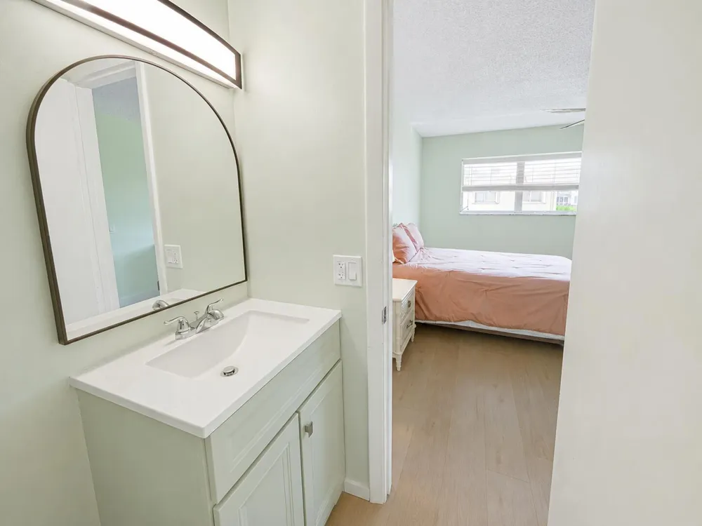 632 SNUG HARBOR DRIVE #D18 Boynton Beach, FL 33435