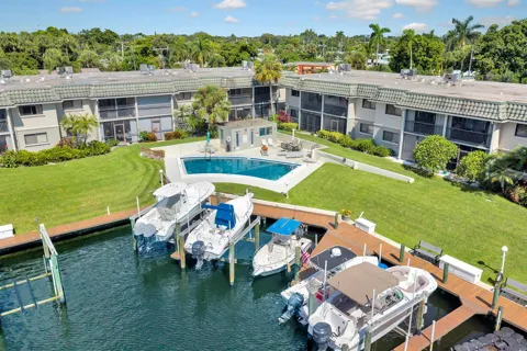 326 Northlake Drive #201