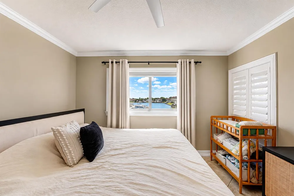 326 Northlake Drive #201 North Palm Beach, FL 33408