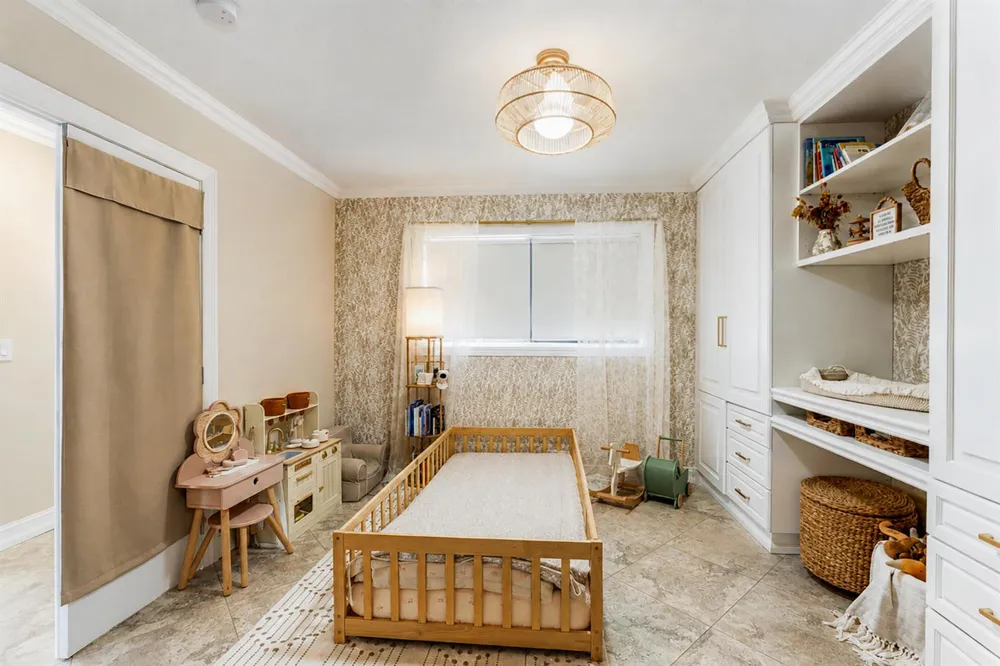 326 Northlake Drive #201 North Palm Beach, FL 33408