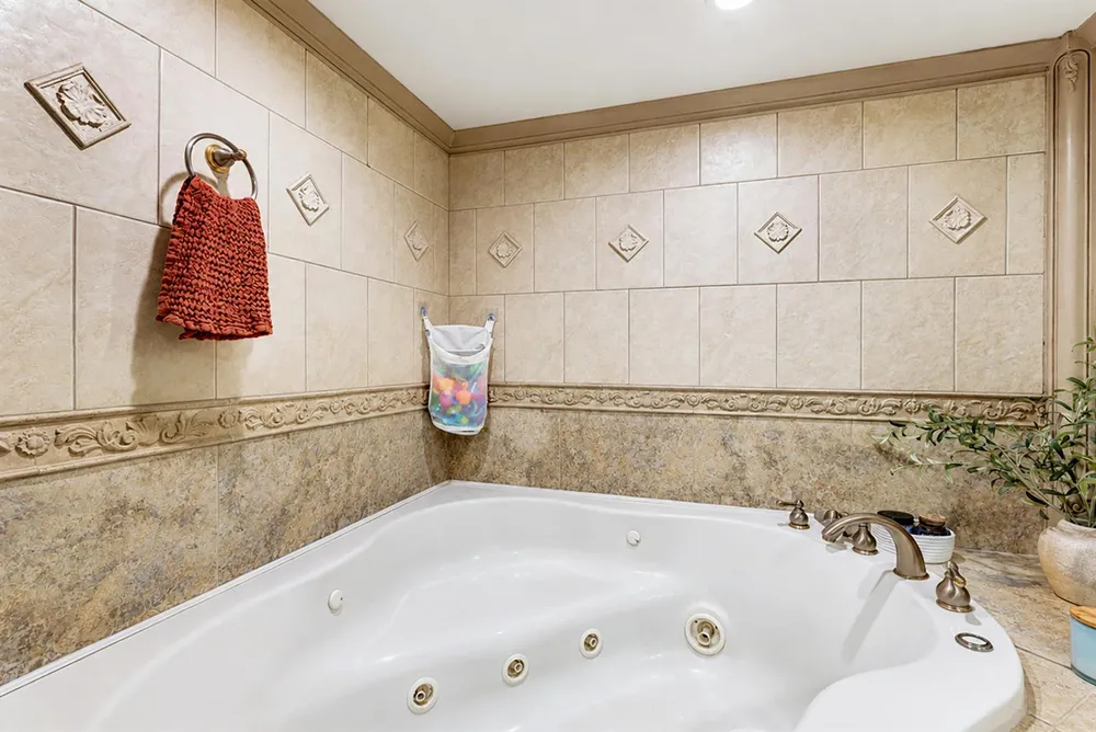 326 Northlake Drive #201 North Palm Beach, FL 33408