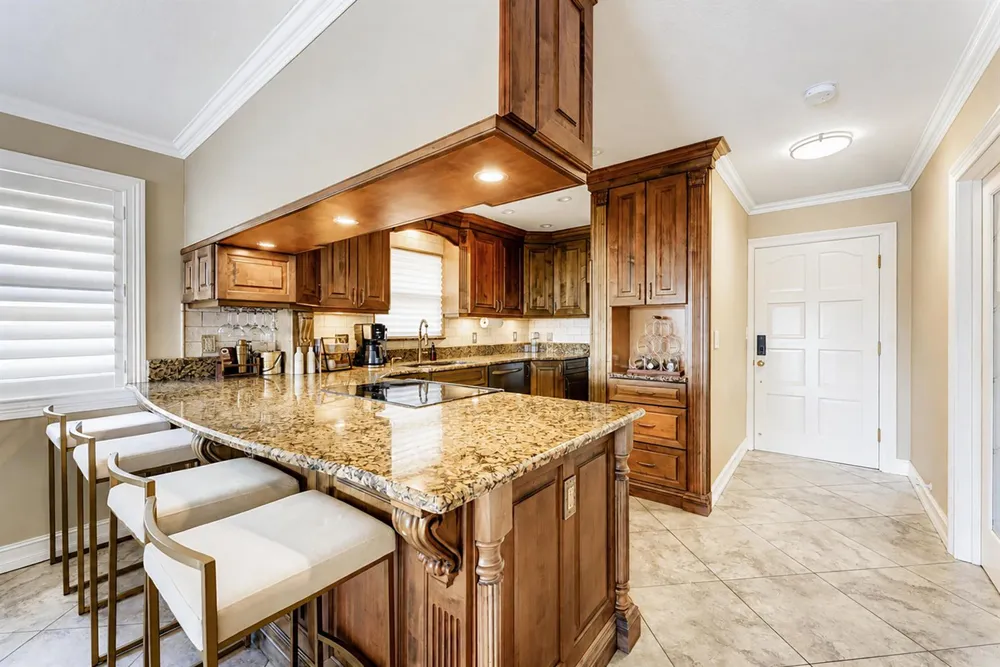 326 Northlake Drive #201 North Palm Beach, FL 33408