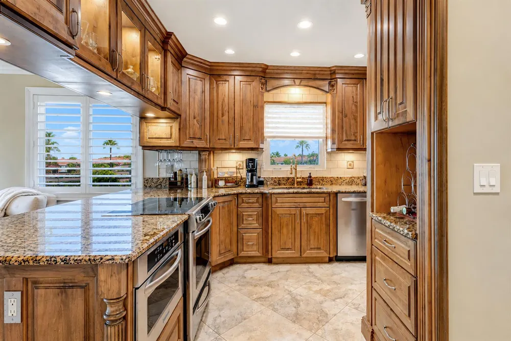 326 Northlake Drive #201 North Palm Beach, FL 33408