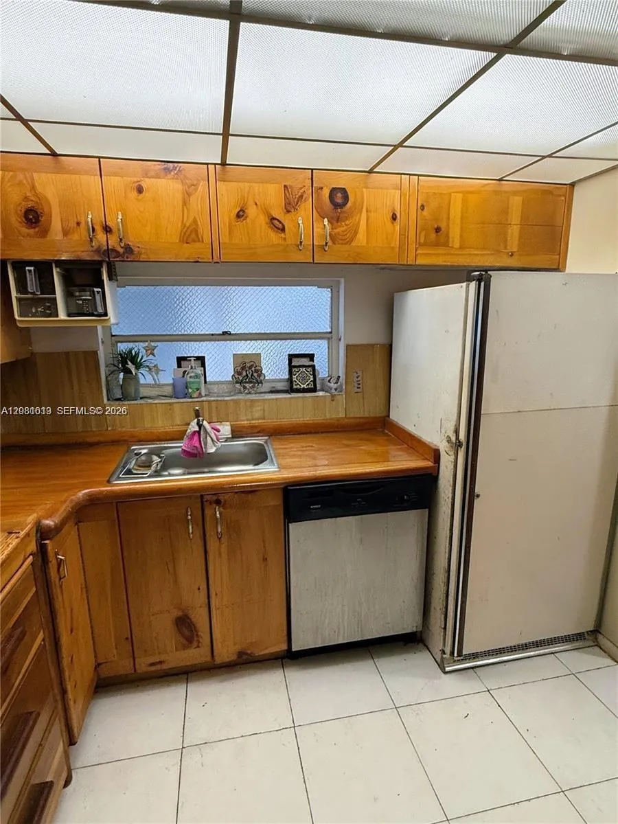 100 Ocean Lane Dr #303 Key Biscayne, FL 33149