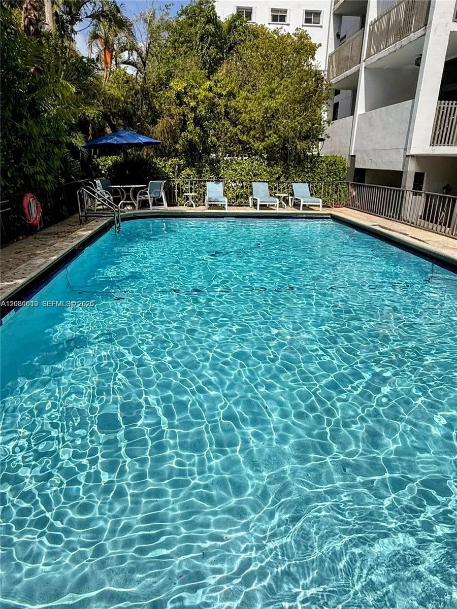 100 Ocean Lane Dr #303 Key Biscayne, FL 33149