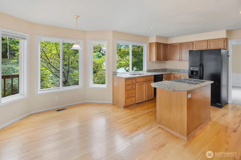 8424 127th Avenue SE Newcastle, WA 98056