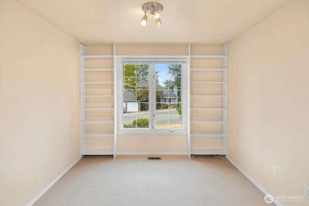 8424 127th Avenue SE Newcastle, WA 98056
