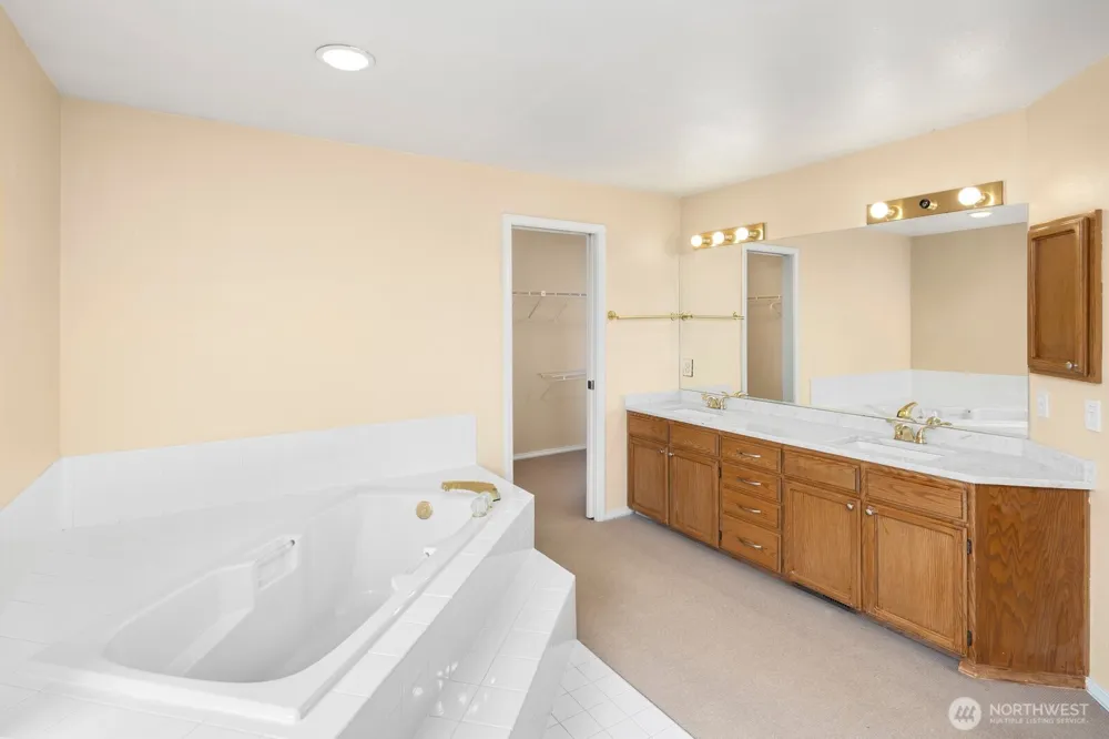 8424 127th Avenue SE Newcastle, WA 98056