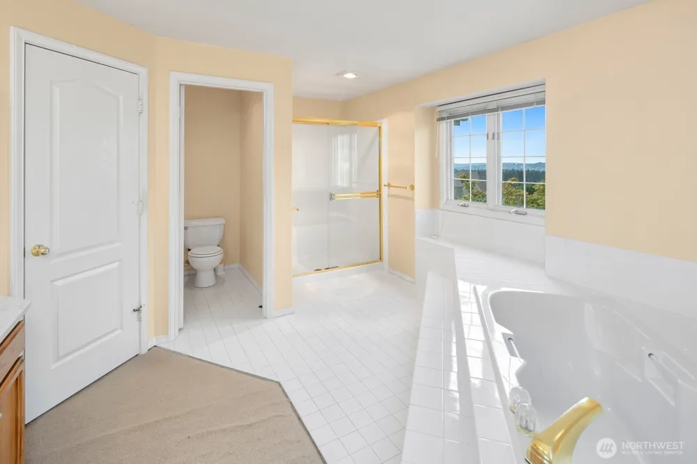 8424 127th Avenue SE Newcastle, WA 98056