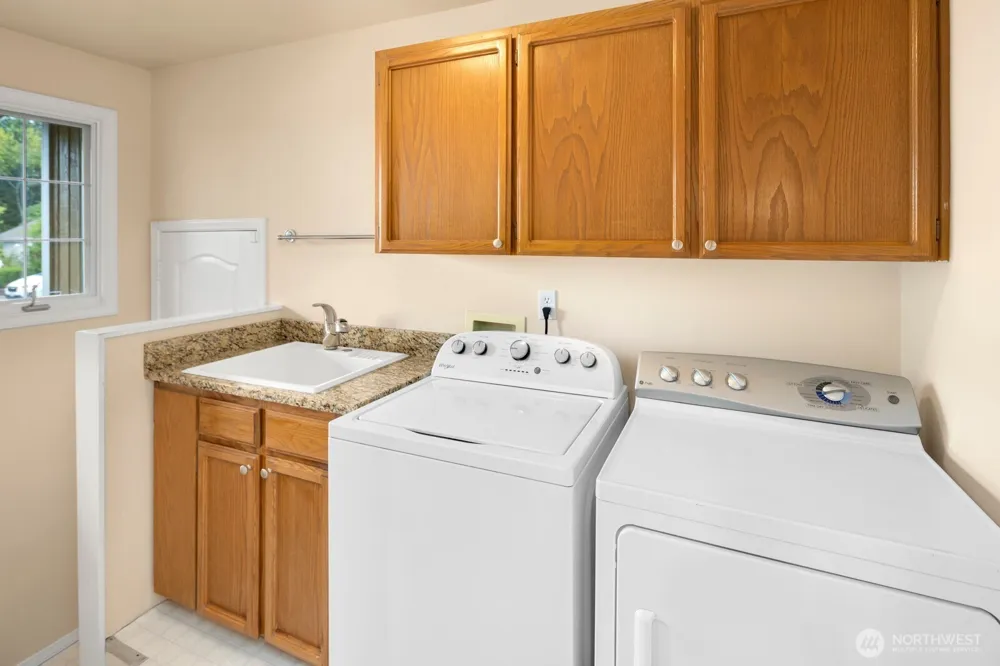8424 127th Avenue SE Newcastle, WA 98056