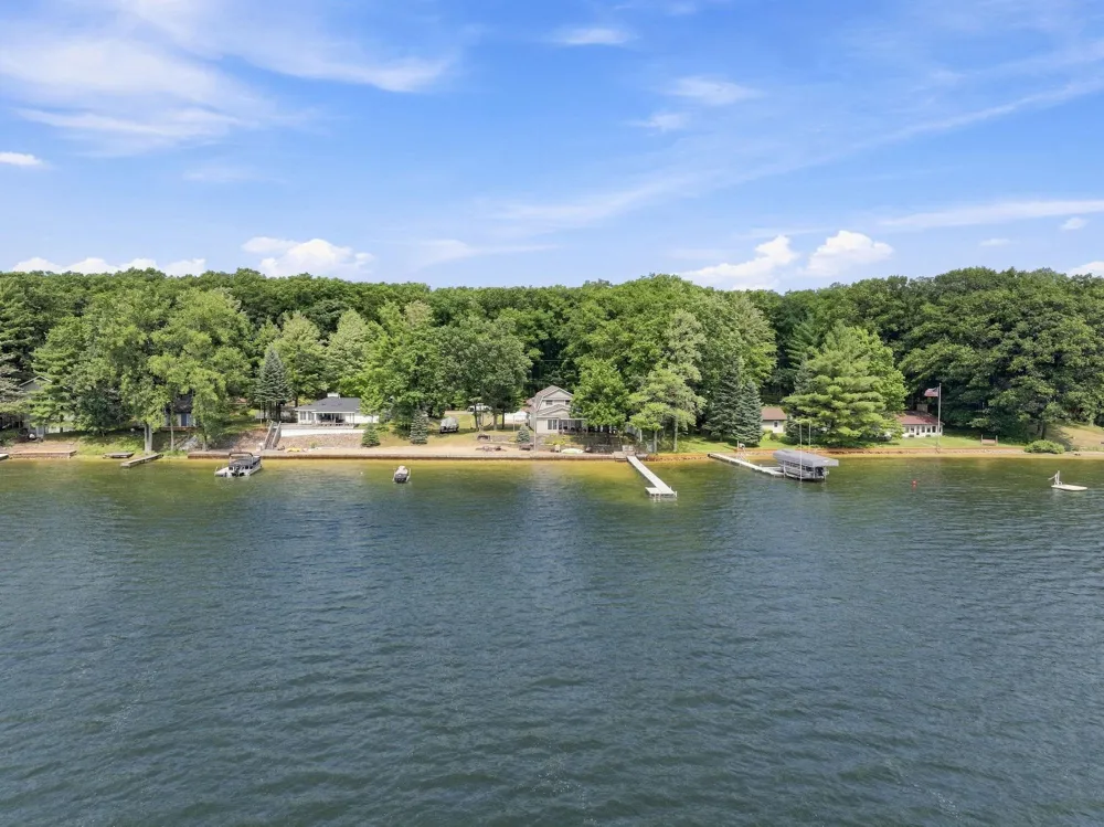 9171 W Oak Drive Lake Township, MI 49651