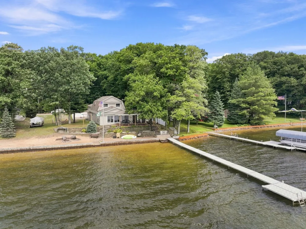 9171 W Oak Drive Lake Township, MI 49651
