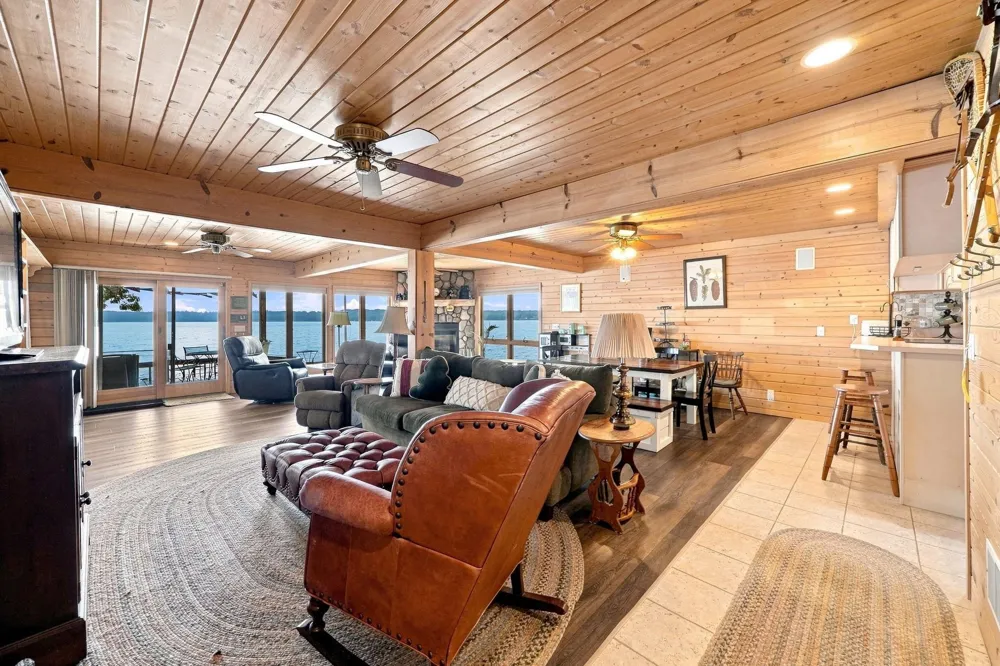 9171 W Oak Drive Lake Township, MI 49651