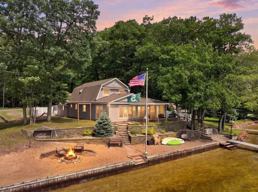9171 W Oak Drive Lake Township, MI 49651
