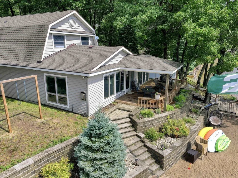 9171 W Oak Drive Lake Township, MI 49651