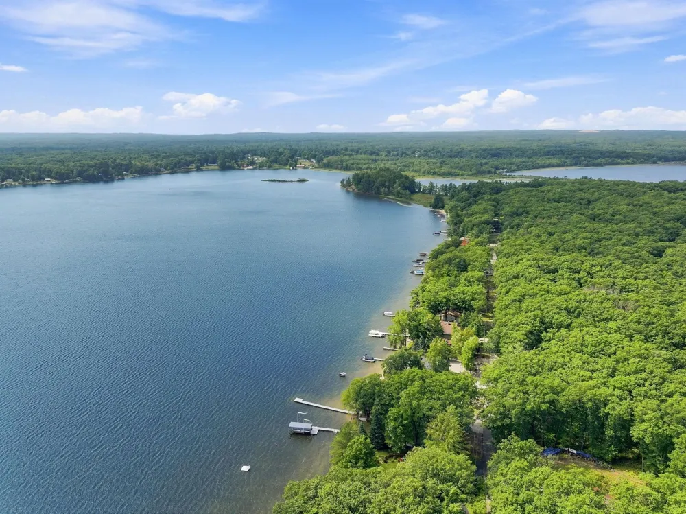 9171 W Oak Drive Lake Township, MI 49651