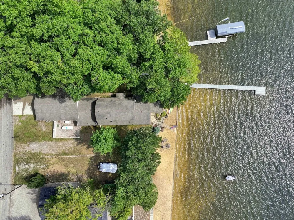 9171 W Oak Drive Lake Township, MI 49651