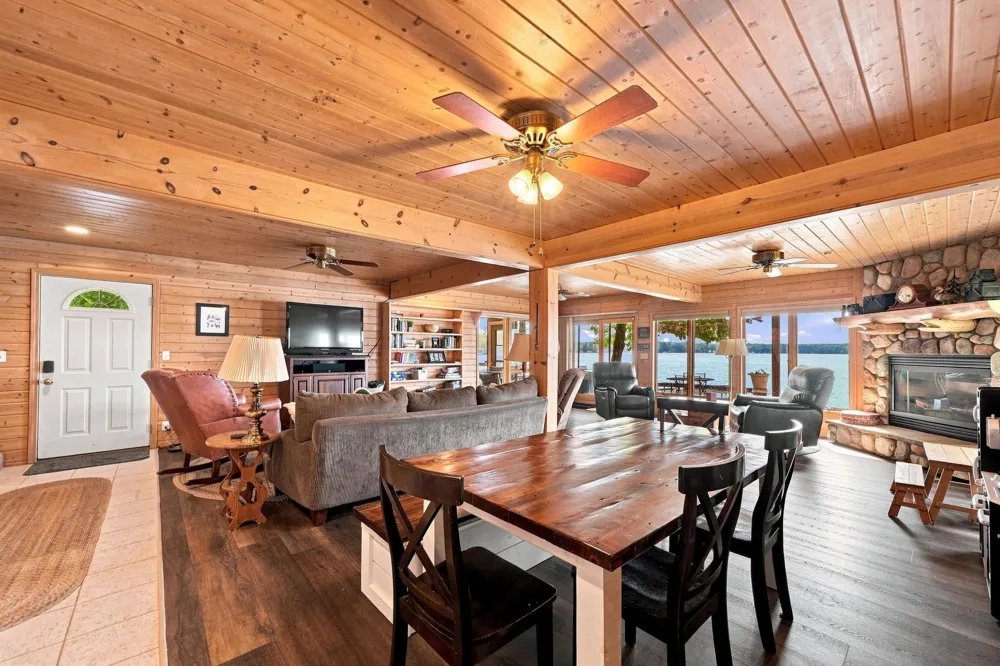 9171 W Oak Drive Lake Township, MI 49651