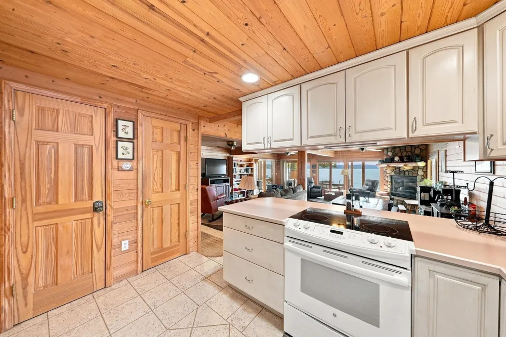 9171 W Oak Drive Lake Township, MI 49651