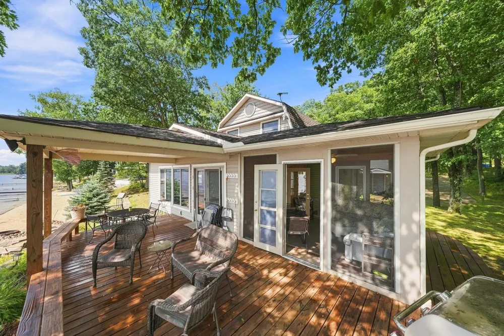 9171 W Oak Drive Lake Township, MI 49651