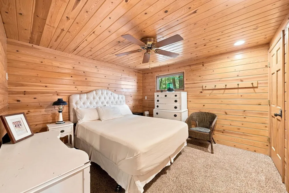 9171 W Oak Drive Lake Township, MI 49651