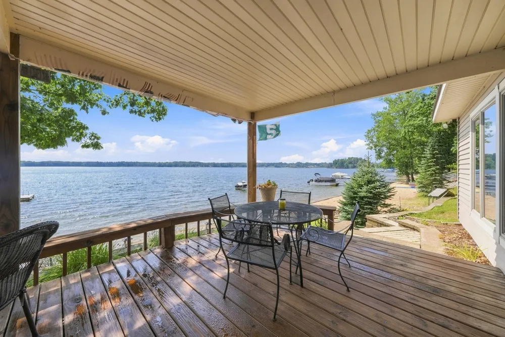 9171 W Oak Drive Lake Township, MI 49651