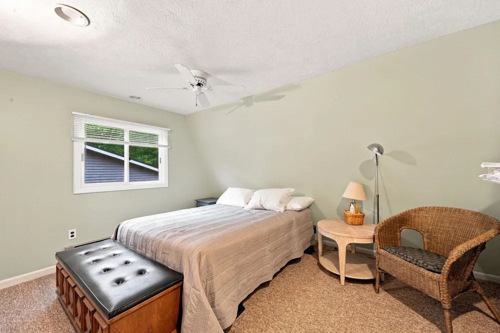 9171 W Oak Drive Lake Township, MI 49651