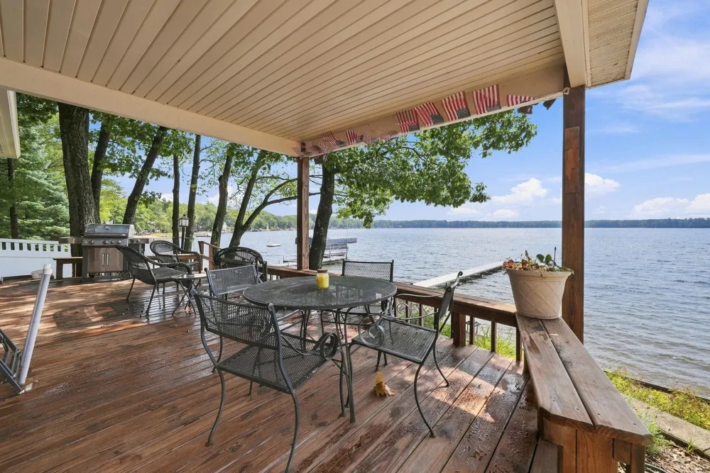 9171 W Oak Drive Lake Township, MI 49651