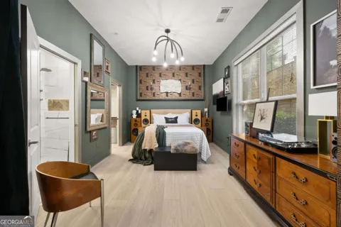 1195 Milton TER SE
