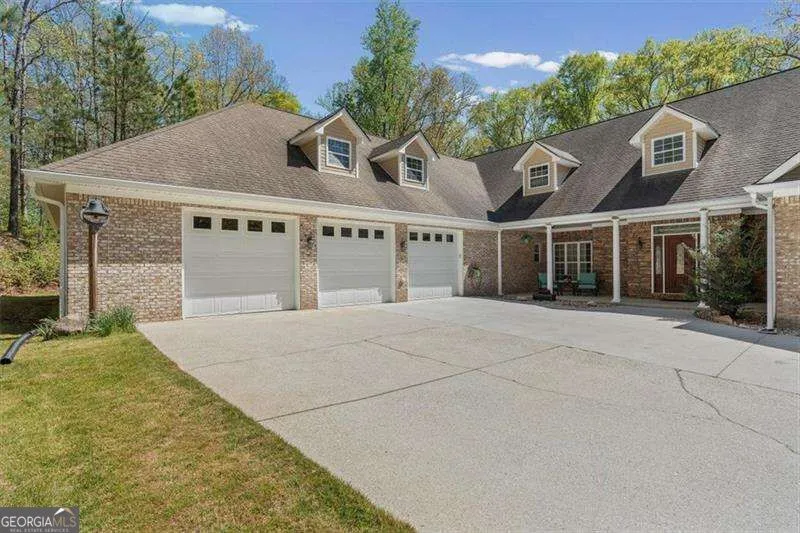 8878 Brewer RD Douglasville, GA 30134