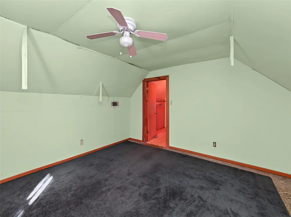 499 Hidden Oaks Drive Elgin, TX 78621