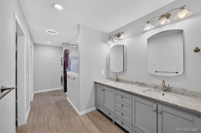 2577 S Independence Court Denver, CO 80227