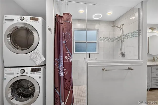 2577 S Independence Court Denver, CO 80227