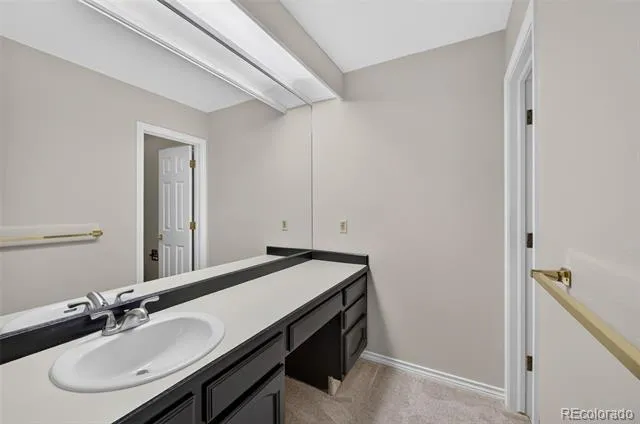 2577 S Independence Court Denver, CO 80227