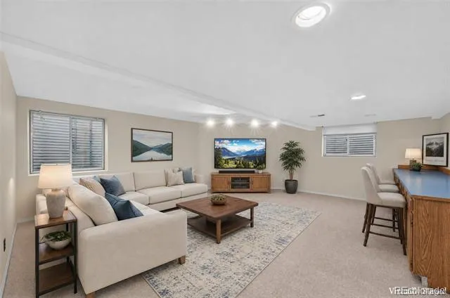 2577 S Independence Court Denver, CO 80227